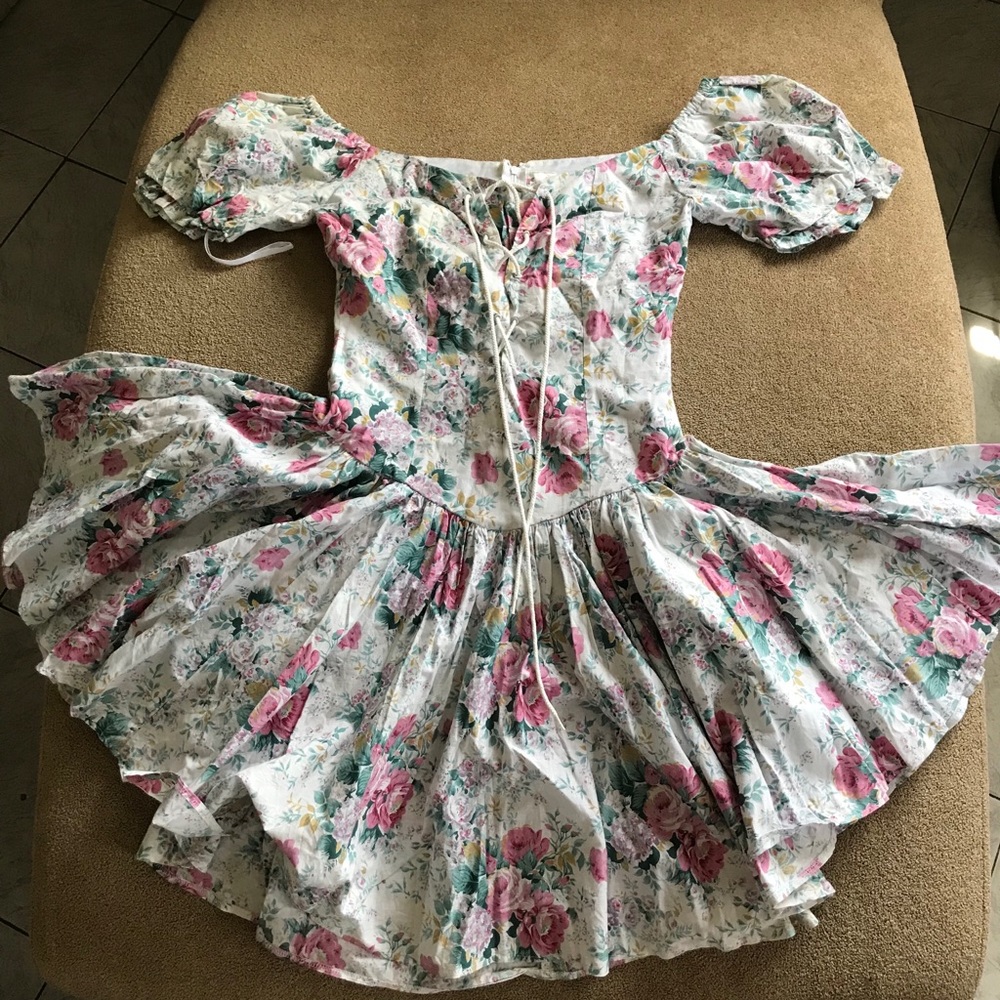 Floral vintage dress